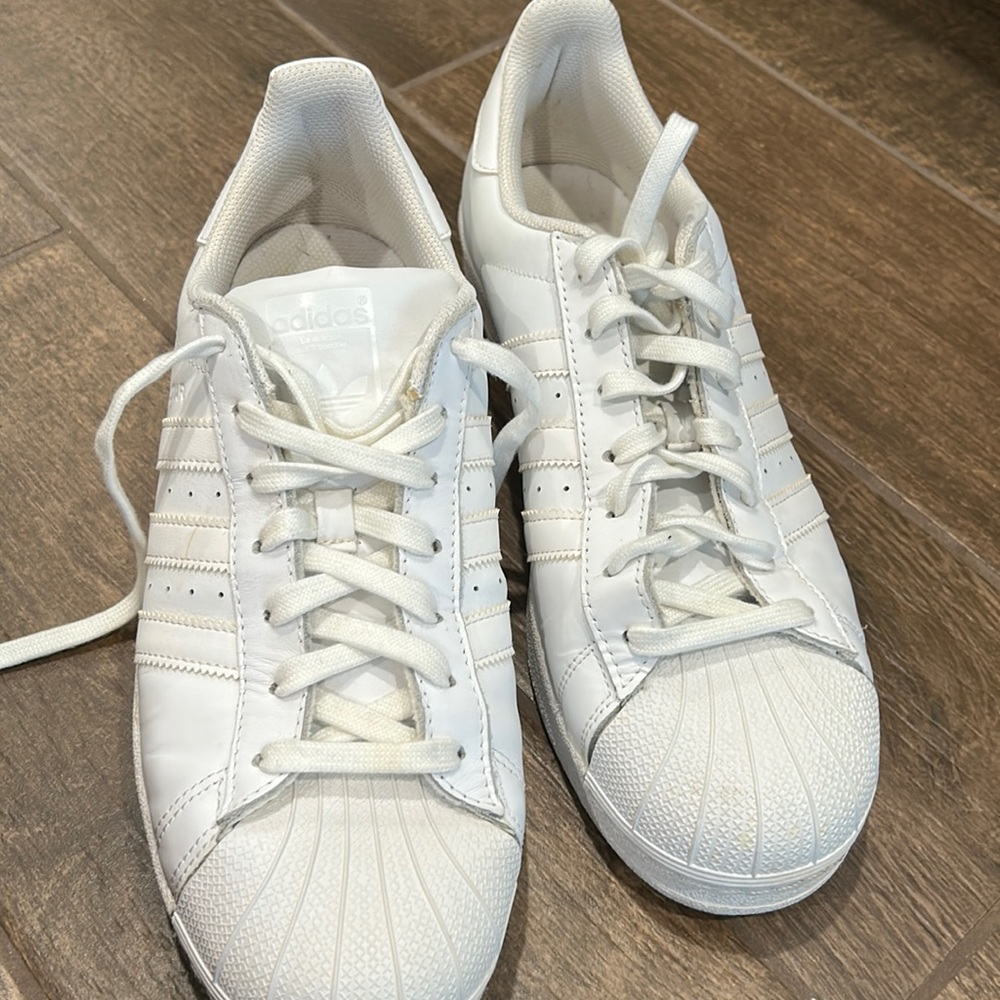 Adidas all white superstars men’s size 10 1/2